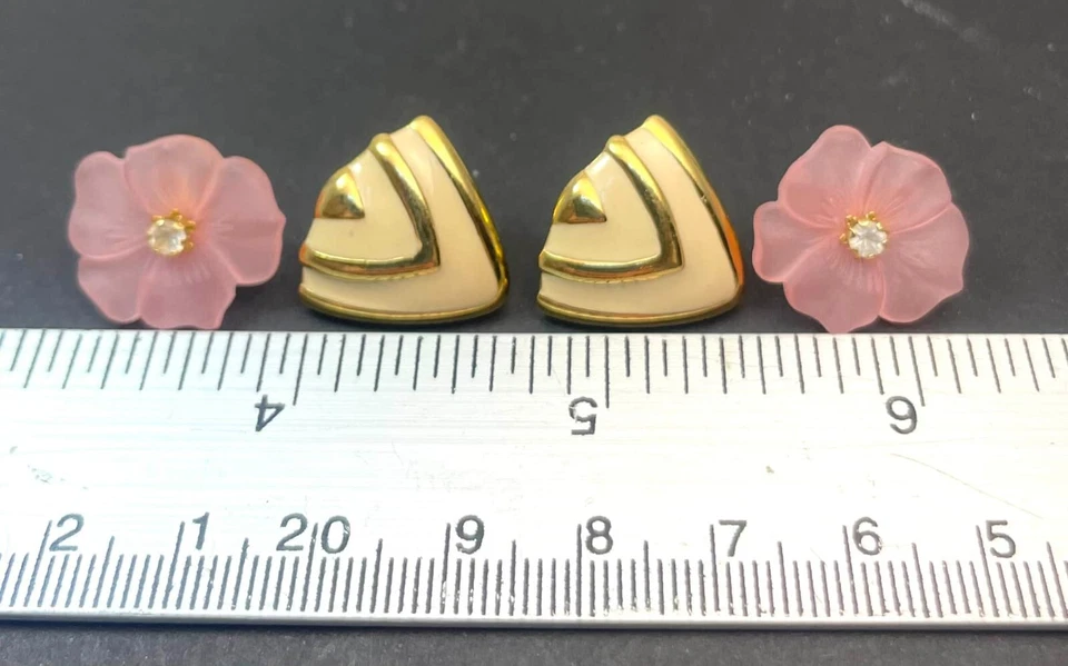 Lote De Colección De 2 Pares Avon Pendientes Florales Convertibles Rosa Pensamiento Tachuelas Esmalte Blanco Foto 4 de 4