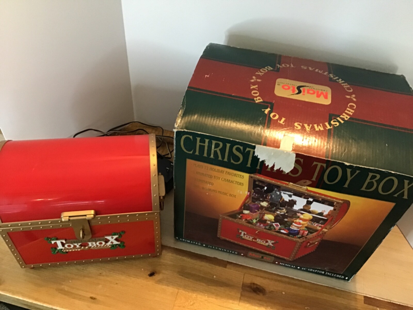 Christmas Toy Box by Maisto 176788 Animated Illuminated Musical Working