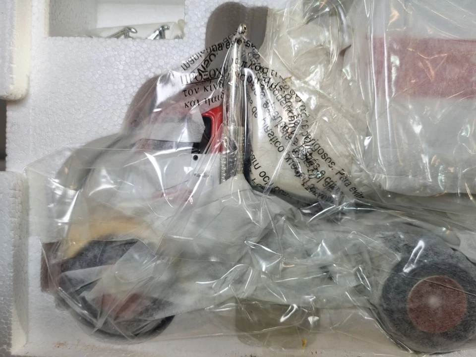 Ertl 1/25 Scale Diecast 1954 GMC Coca Cola Semi with Great Dane Trailer with Box - Image 4 of 4