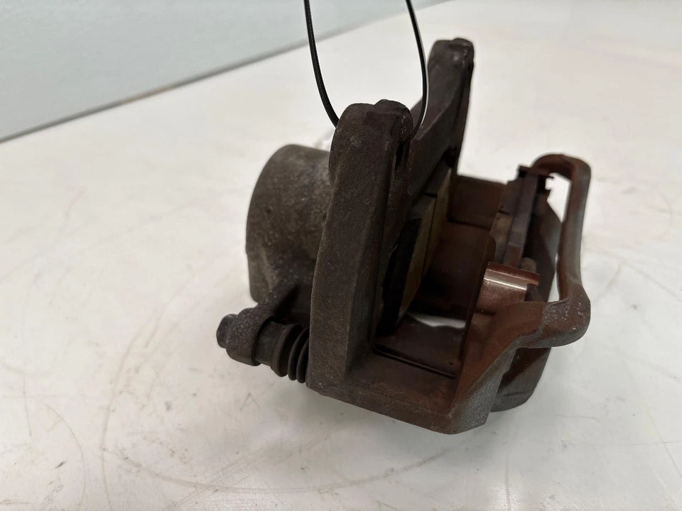 Conjunto de pinza de freno delantera izquierda Chevrolet Equinox 2010-2017 fabricante original Foto 4 de 4