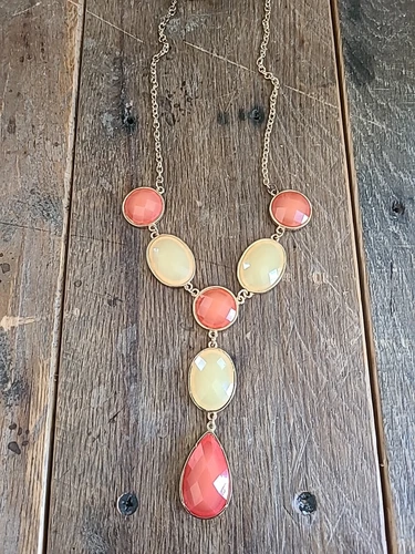 VETEMENTS Graziosa collana vintage tono oro giallo e arancione