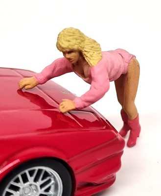 Omen 1/43 Figures Lady in pink blonde hair - White metal diorama Hand painted