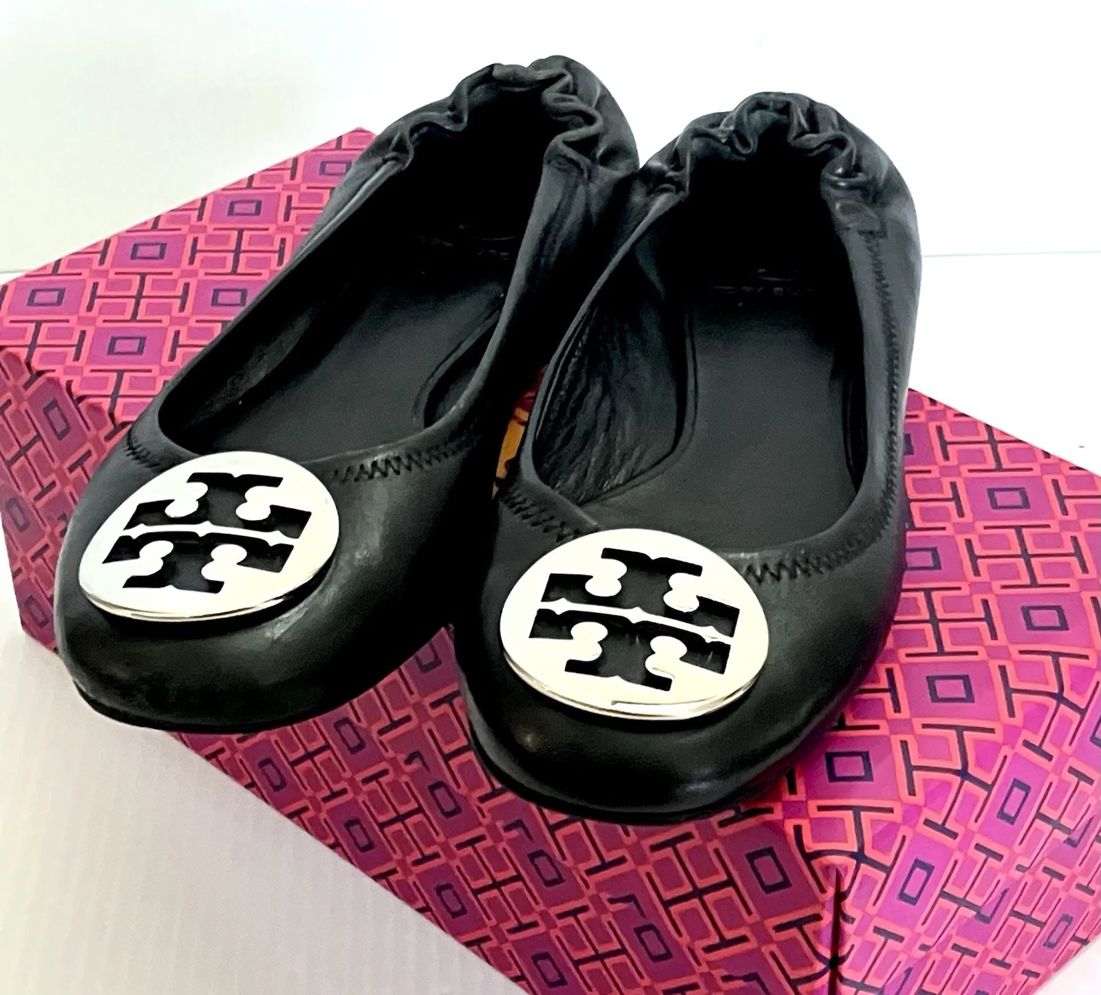 Tory Burch Reva Black Leather Classic Original Ballet Flats Size 8 Silver Logo
