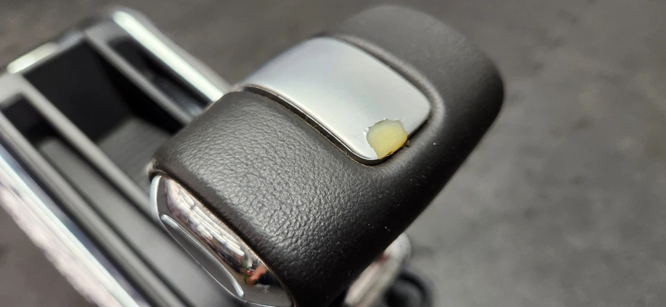 2011-2012 Ford Mustang GT Automatic Transmission Shifter OEM - Image 3 of 4