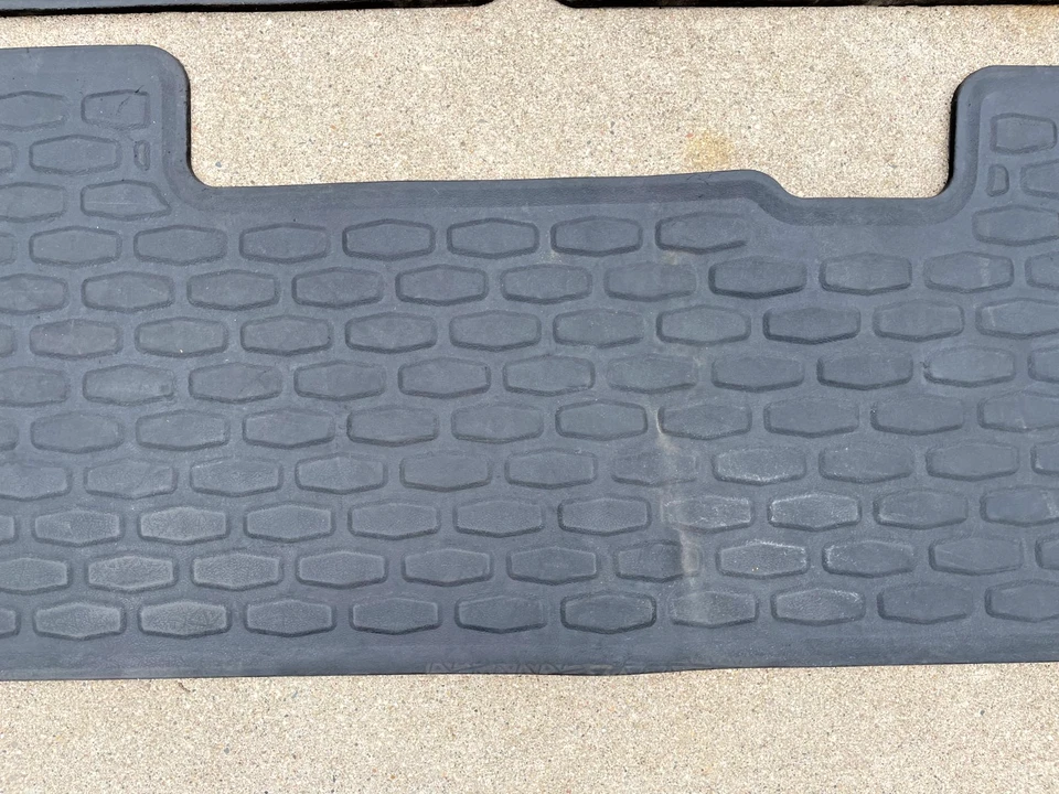 2003 - 2008 Honda Pilot All-Weather Heavy Duty Rubber Floor Mats Set Black OEM - Image 3 of 4