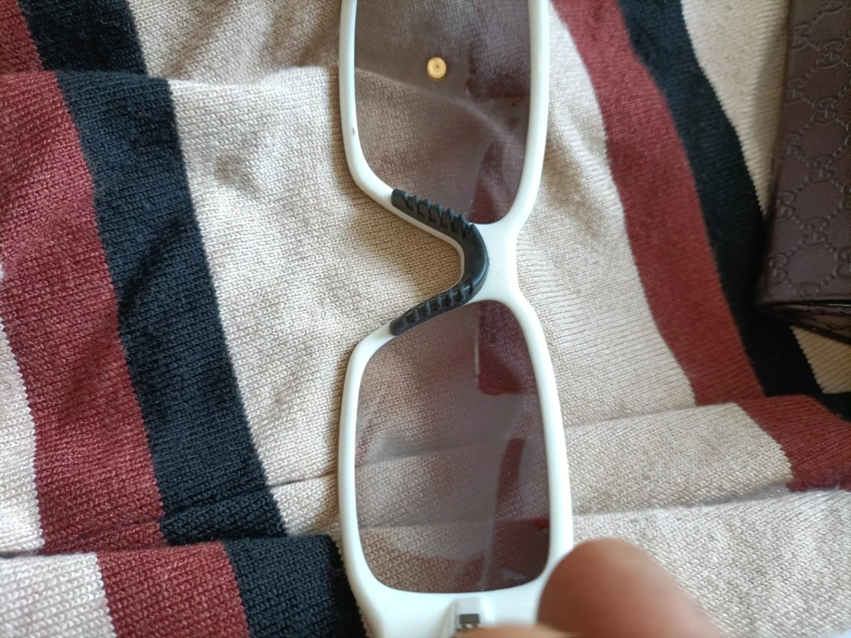 Lunettes De Soleil Fendi Roma Comme Neuve - Photo 4/4