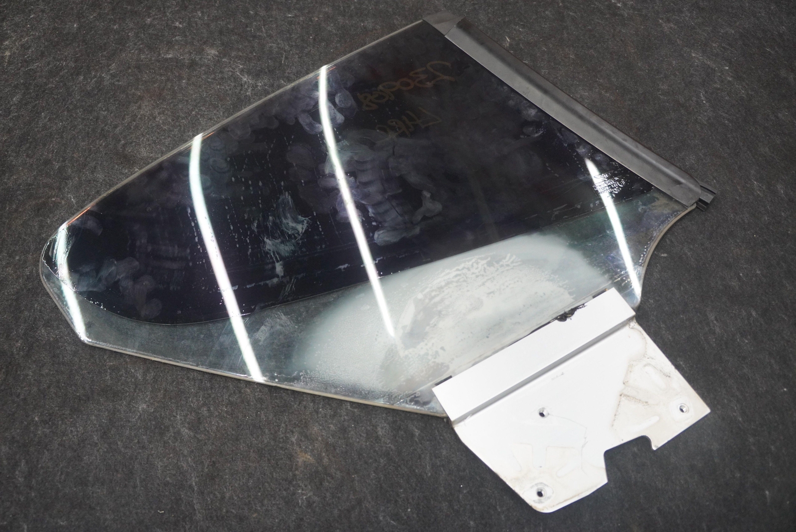 Rear Left Quarter Panel Window Glass Coupe 3W8845297D Bentley Continental GT 05