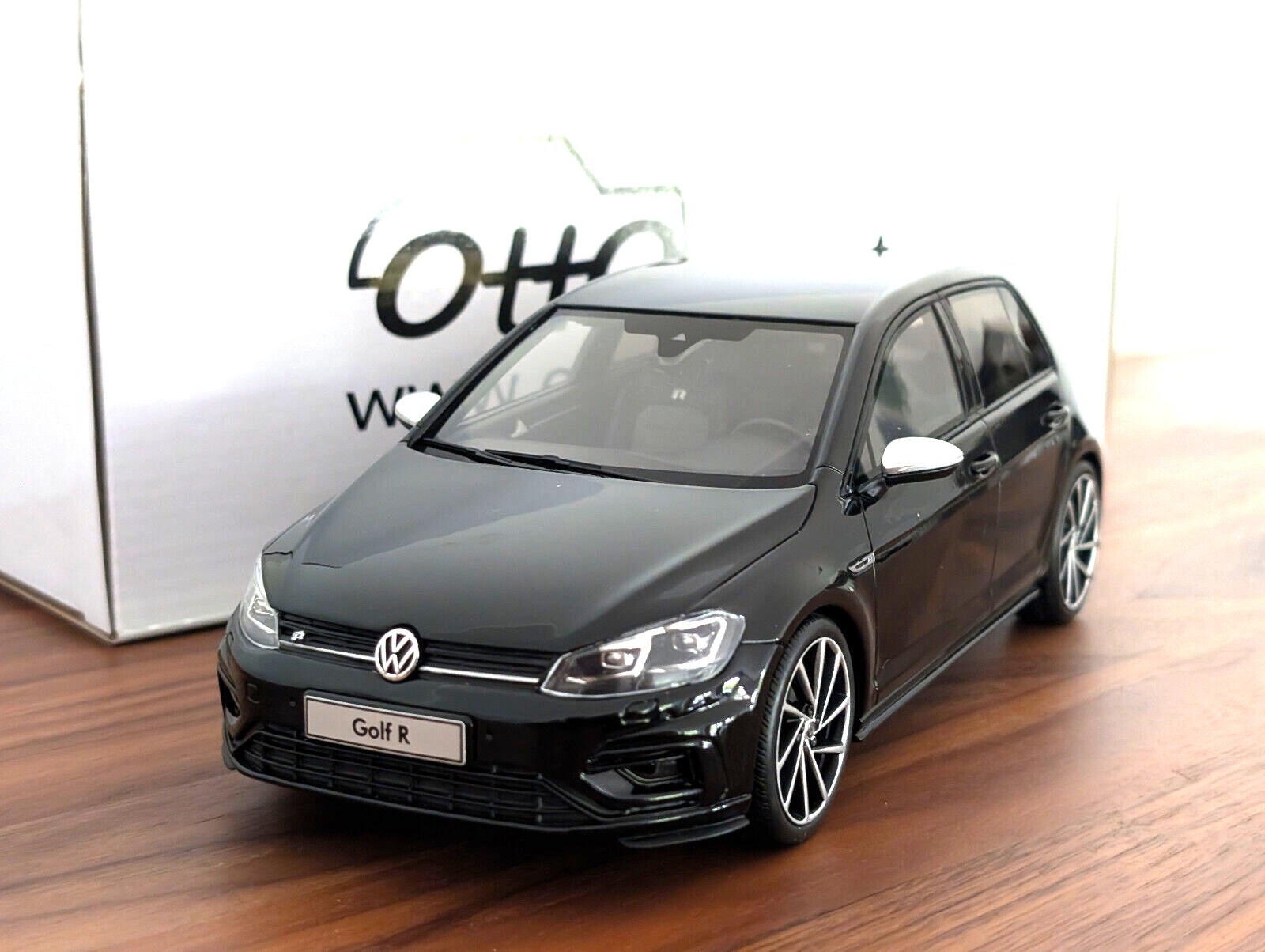 Golf VII R Ottomobile 1:18 miniature noire LC9X, le cadeau idéal pour passionné Volkswagen