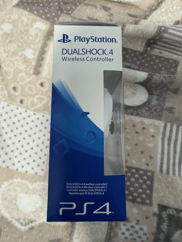 Sony Dualshock 4 Wireless Controller per PlayStation 4 - Glacier White - Immagine 2 di 4