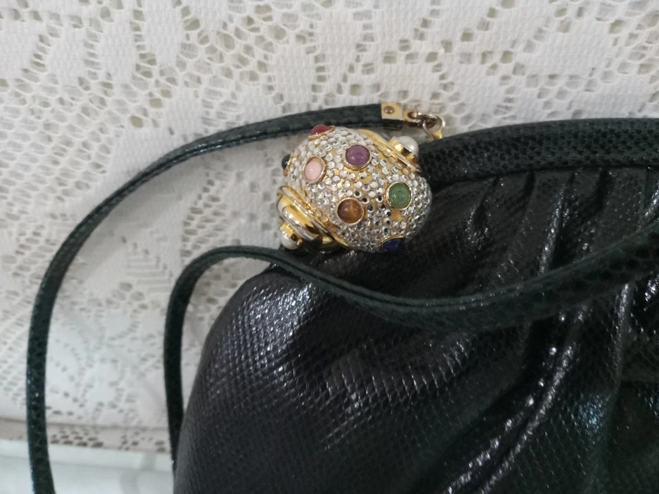 BOLSO DE PIEL DE SERPIENTE NEGRO JUDITH LEIBER Foto 2 de 4