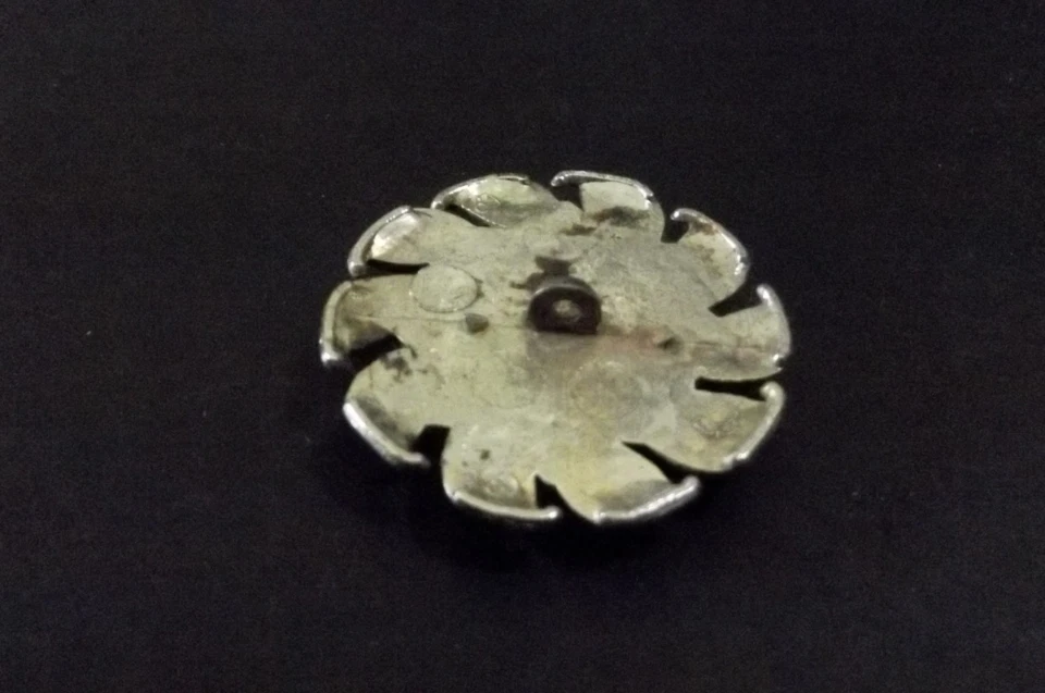 Vintage Art Deco 8-Point Star Jewel Button (4901) - Image 4 of 4