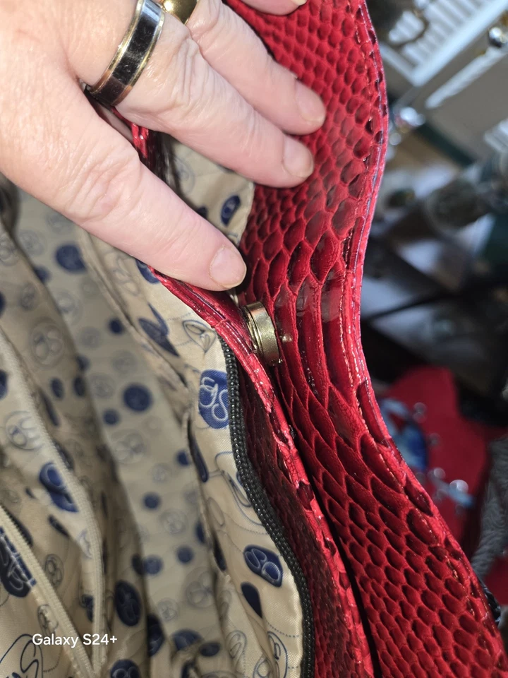 Samatha Brown stylish red and black croc tote for picnic or carry on bag with... - Image 3 of 4