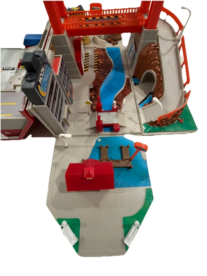 Classic Vintage Micro Machines 1988 Super City Foldout Playset by Galoob READ! - Image 2 of 4
