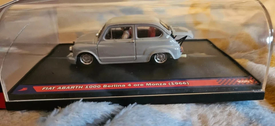 Brumm K001 - Fiat Abarth 1000 Berlina 4 ore Monza 1966 - scale 1:43 - Immagine 4 di 4