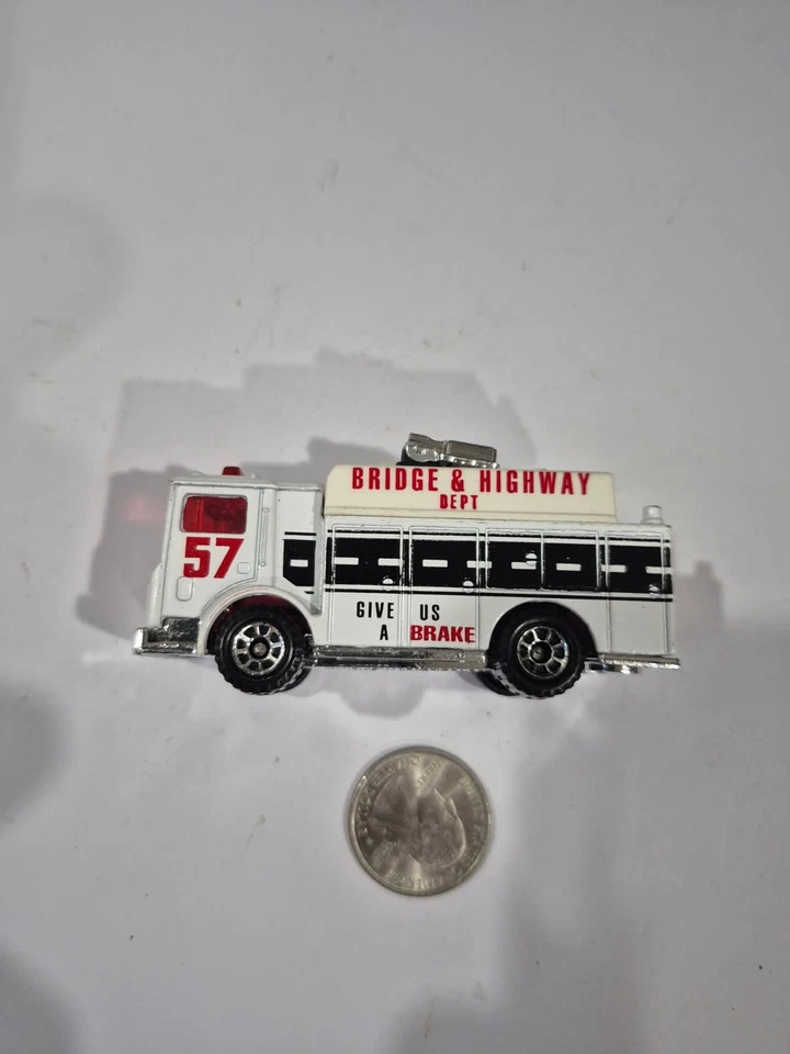 Matchbox 1991 Mack White Auxiliary Power Truck Bridge & Highway Dept #57 - Image 2 of 4