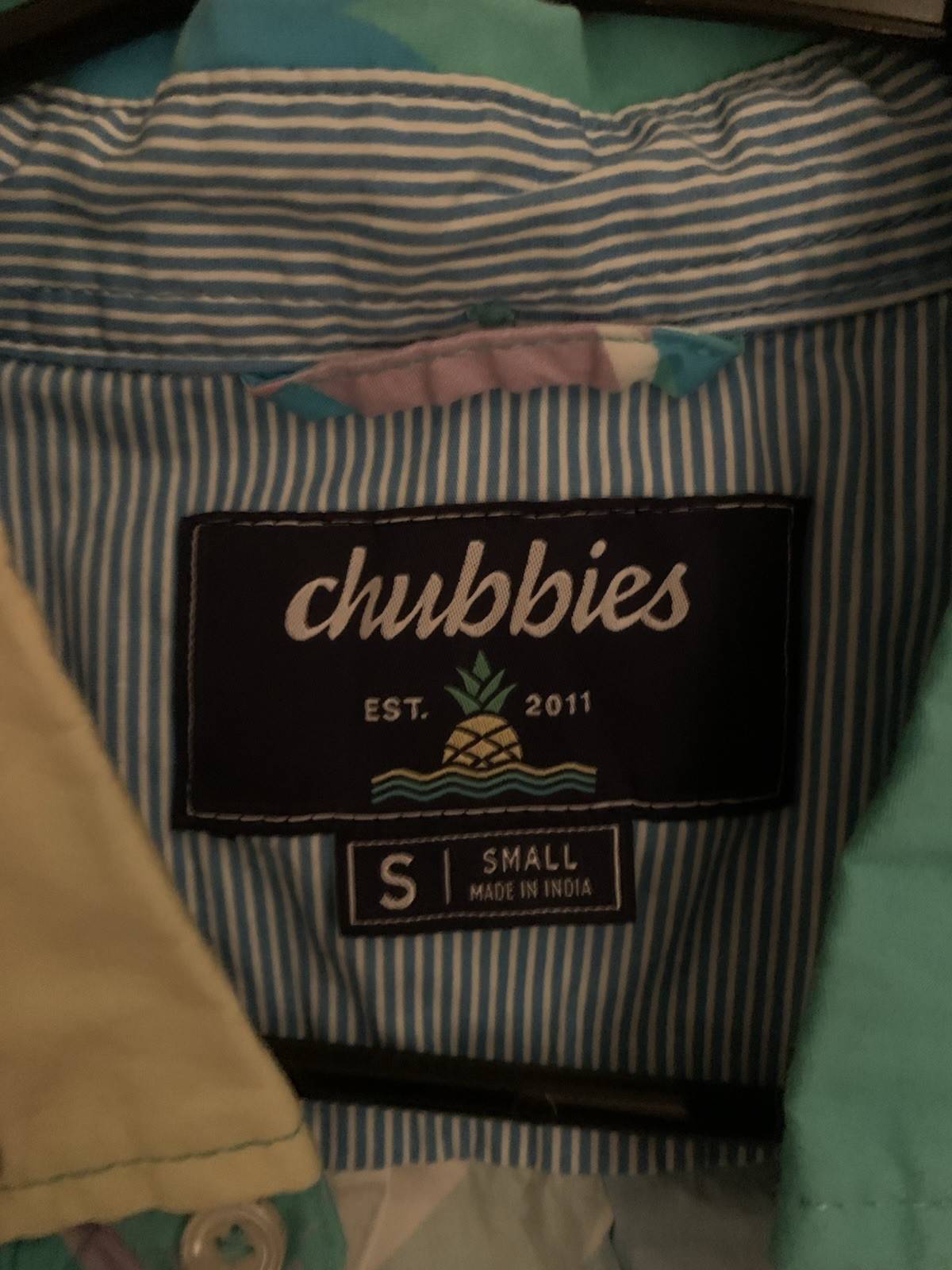 Chubbies Men’s Button Down Size Small - image 3