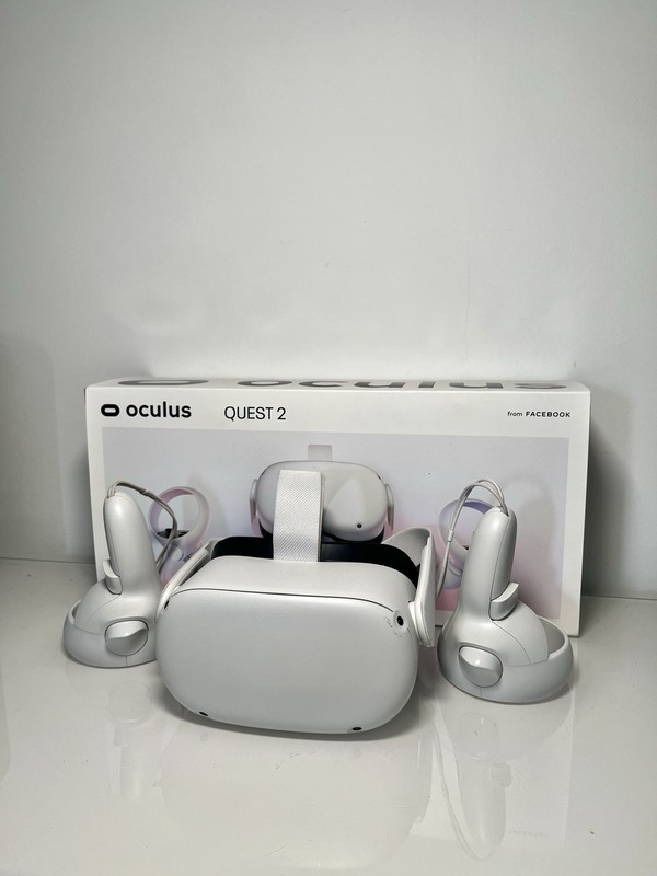 Oculus Quest 2 Virtual Reality Headset