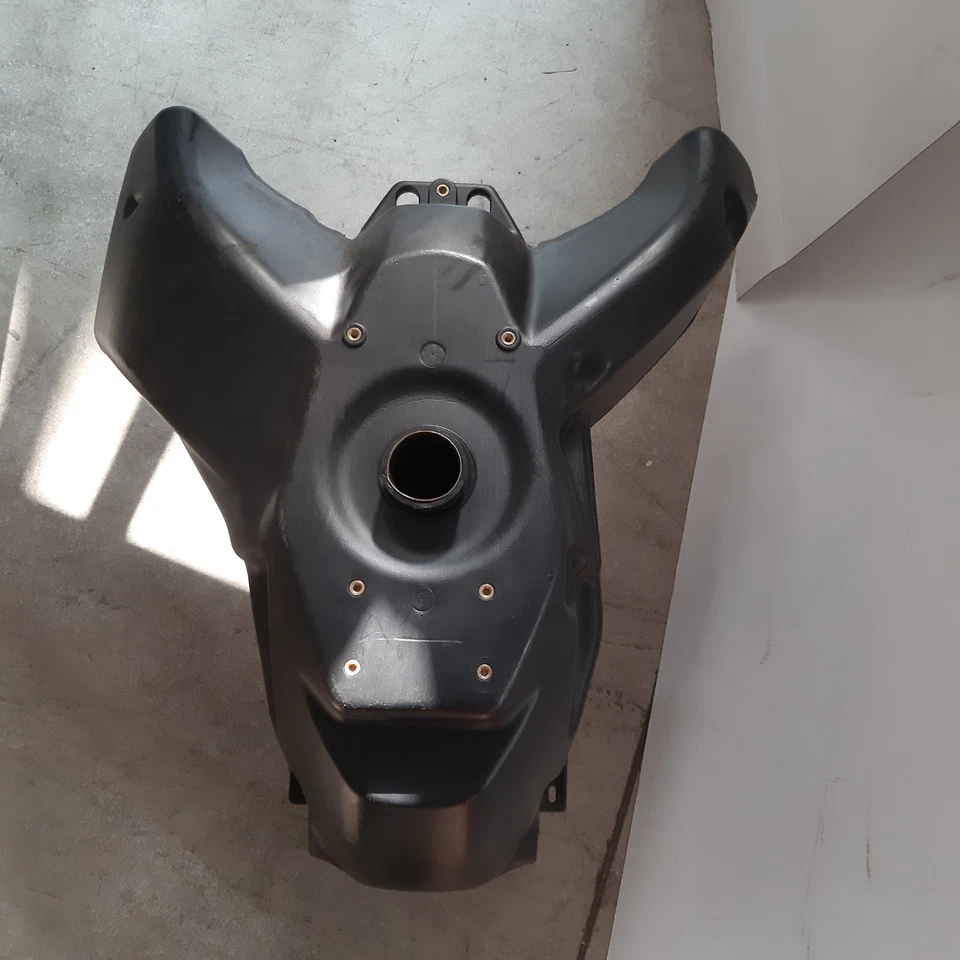 MOTO GUZZI STELVIO PRIMA SERIE SERBATOIO CARBURANTE NUOVO Foto 3 de 4