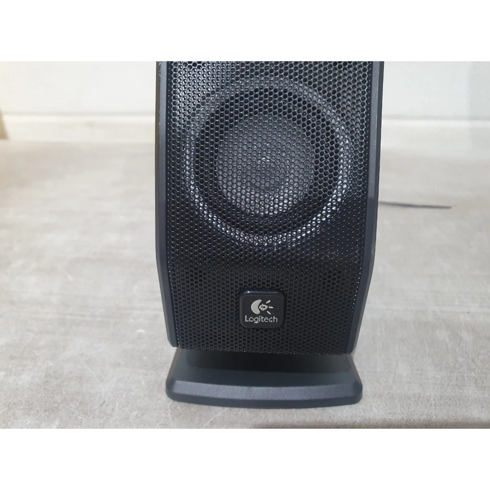 Logitech X-540 5.1 Surround Sound Computer Lautsprecher Schwarz Kabelgebunden Stereo Tischplatte - Bild 4 von 4