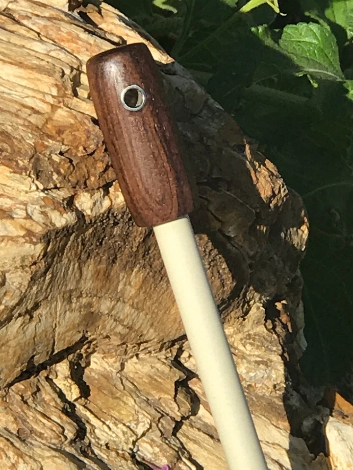 Afilador de campo herramienta cuchillo mango de nogal redondo de cerámica hecho a mano, agujero de cordón Foto 3 de 3