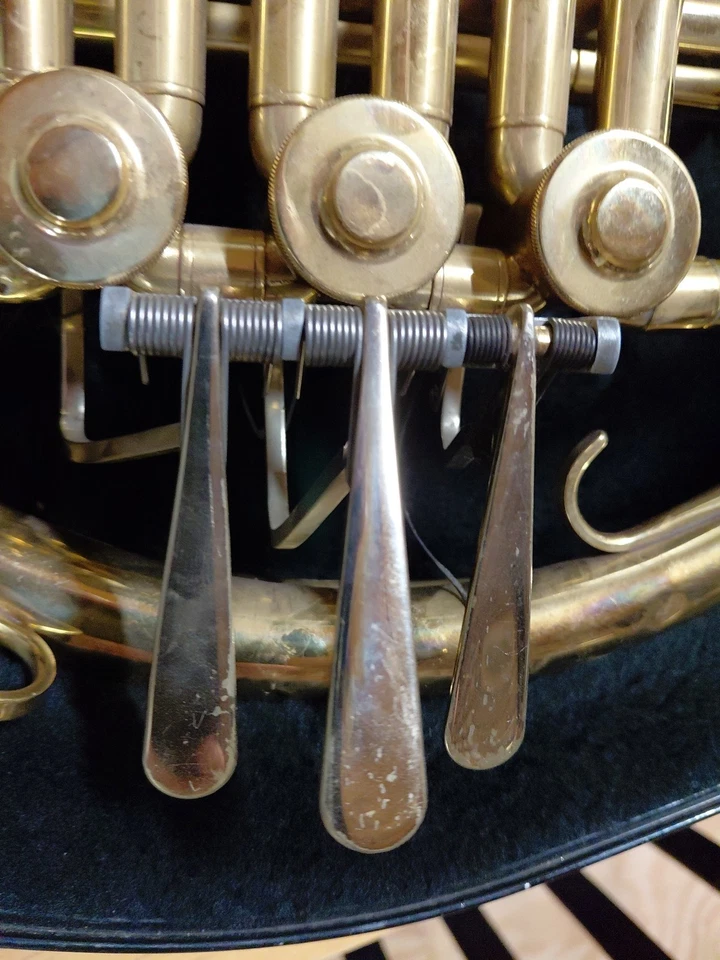 Cuerno francés Cleveland King vintage y estuche Foto 3 de 4