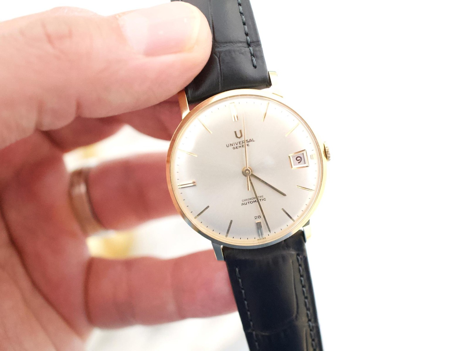 Universal Genève Chronometer Automatic 18K Gold M… - image 13