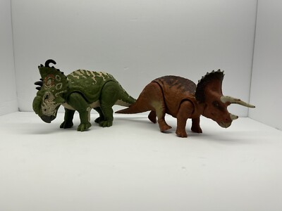 Triceratops Roarivores Sinoceratops Jurassic World Roarivores