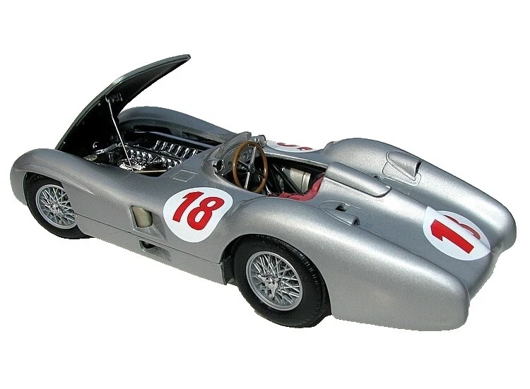 Vehículos diecast y de juguete a escala 1:8 de detalle de coche