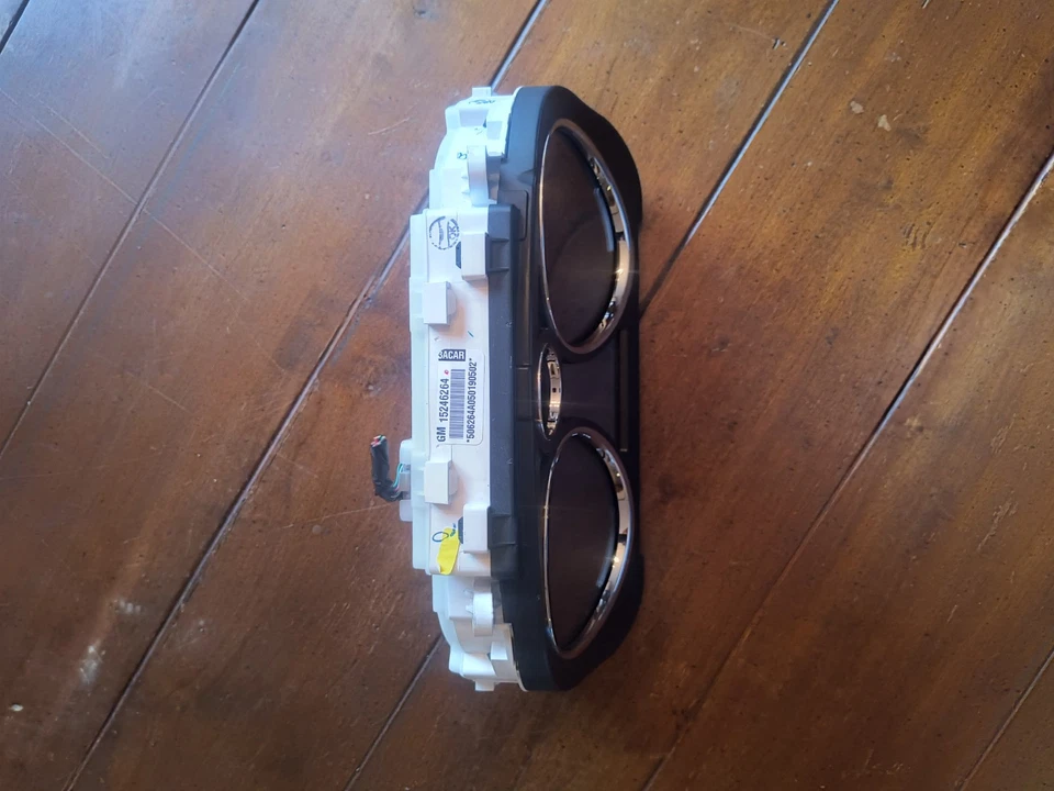 Chevrolet Cobalt 2005 cuadro de instrumentos velocímetro GM 15246264 Foto 4 de 4