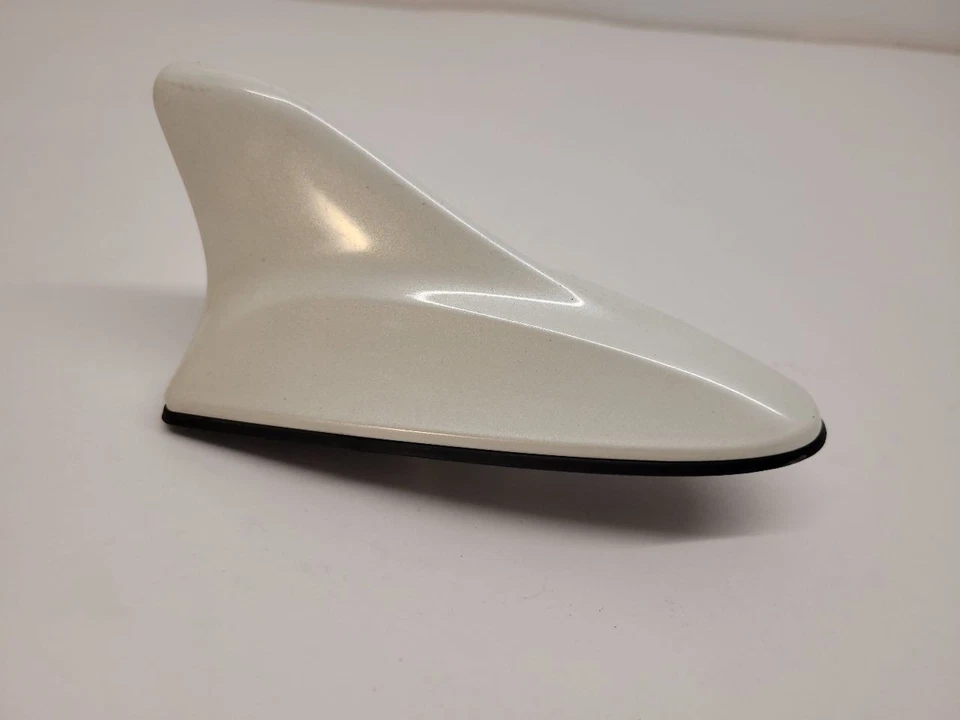 HYUNDAI ELANTRA 2011-2015 MONTADO EN TECHO ALETA DE TIBURÓN BLANCO 962103X000JR  Foto 3 de 4