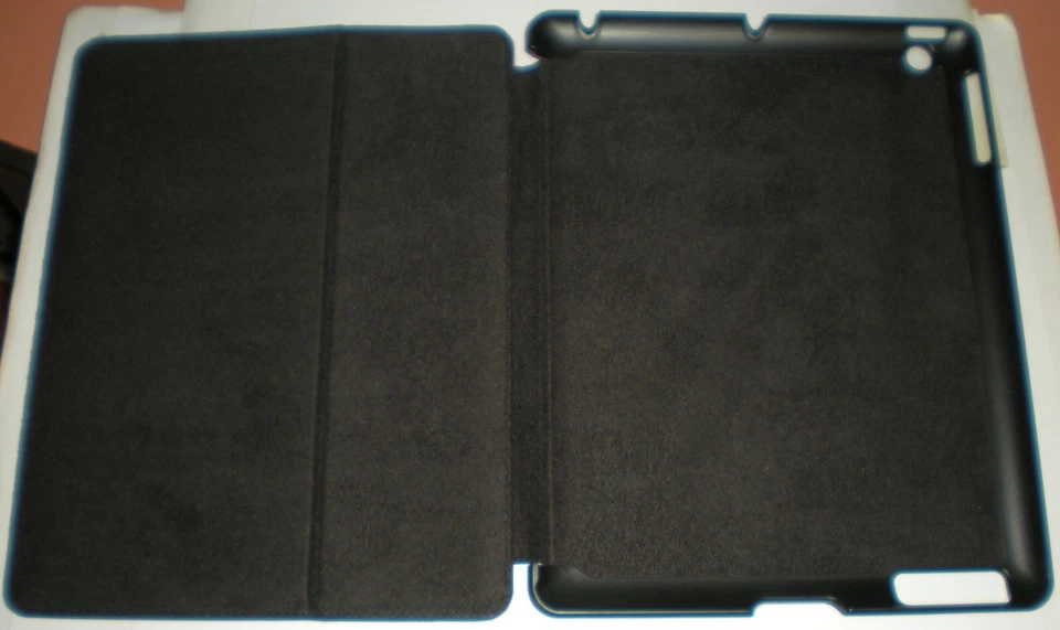 T-Tech by Tumi iPad 2 Portfolio Case, Crimson Red Nylon Fabric, Hard Back Cradle - Image 3 of 3