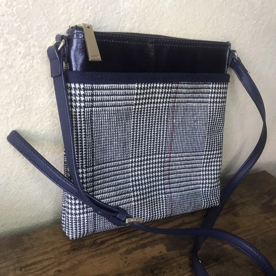 Tommy Hilfiger Raleigh Coated Wool Small Crossbody Purse ~ EXCELLENT CONDITION!! - Image 2 of 4