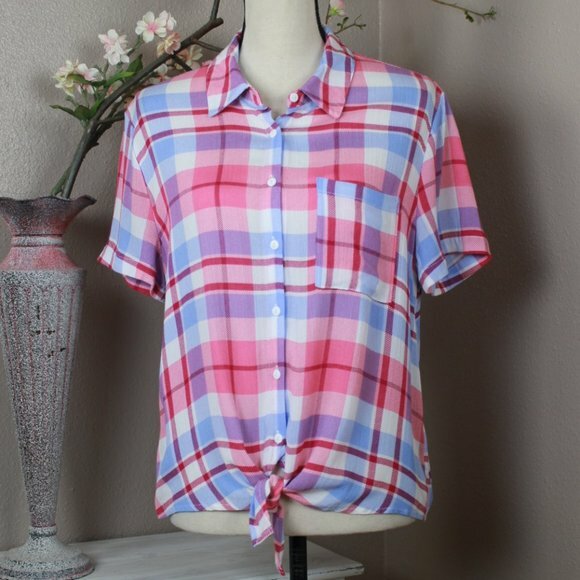 CLEARANCE Hippie Rose Cropped Plaid NWOT Size M Women's Blou