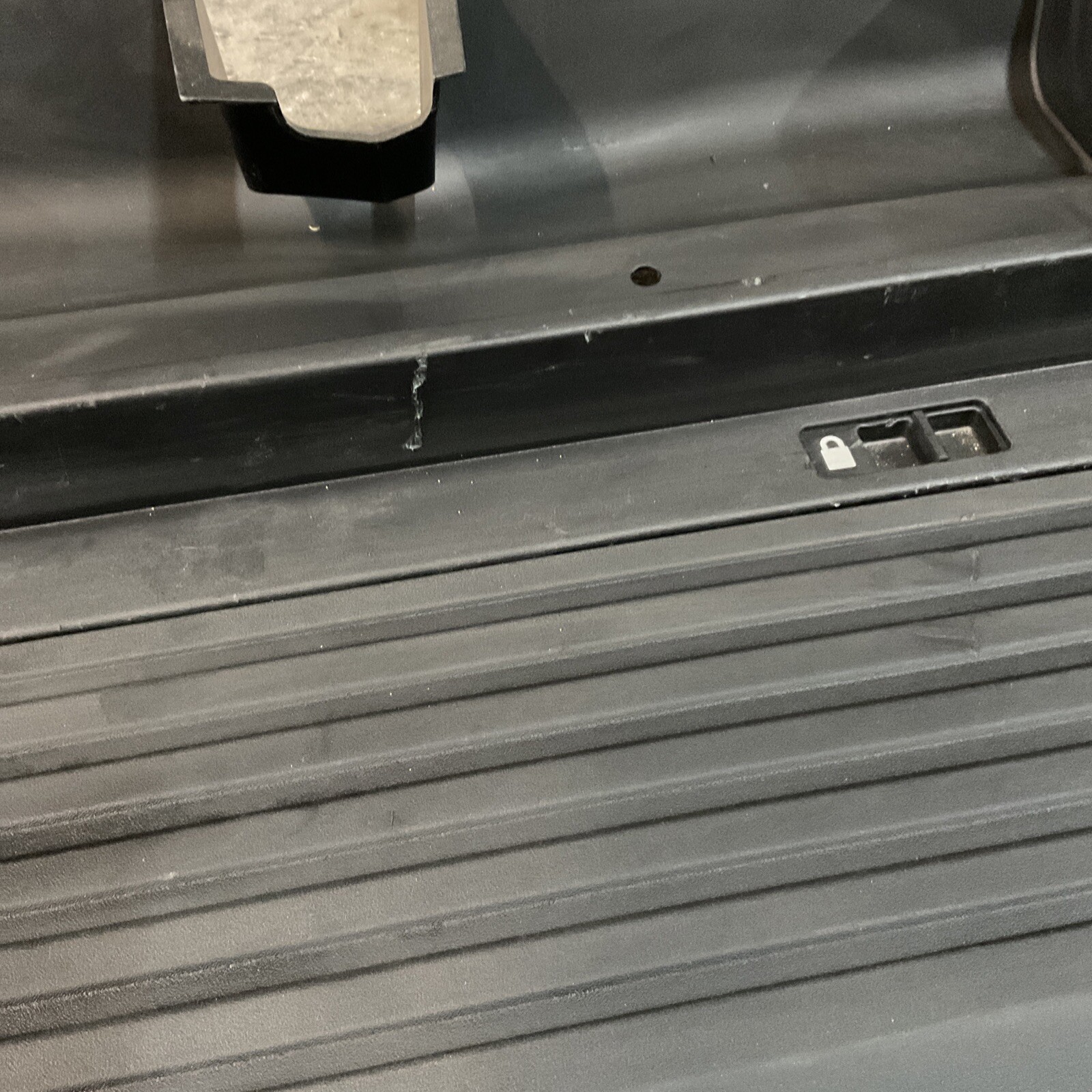 2017 2018 2019 FORD F250 F350 F450 REAR UNDERSEAT STORAGE COMPARTMENT