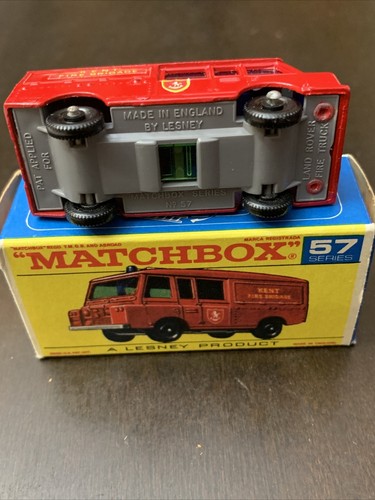 Vintage Matchbox Lesney No. 57 Land Rover Kent Fire Truck In Original Box - Picture 5 of 11