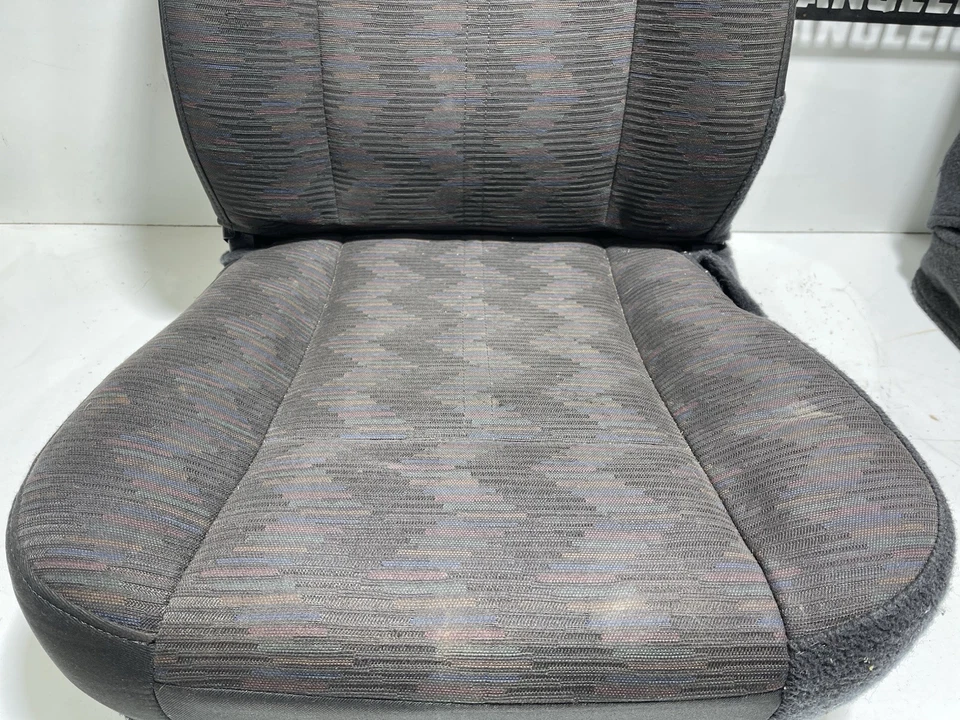 Par de asientos delanteros para conductor y pasajero de tela de pizarra 03-06 04 05 Jeep TJ Wrangler Foto 2 de 4