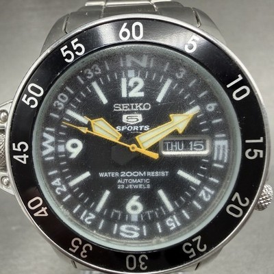 Seiko 5 Sports Dive Watch Men 43mm Black Dial Steel Daydate SKZ211