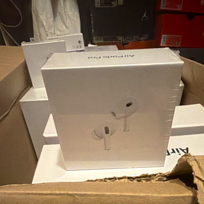 Apple AirPods Pro 2nd Gen In-Ear Bluetooth Wireless Earbuds, MagSafe, White