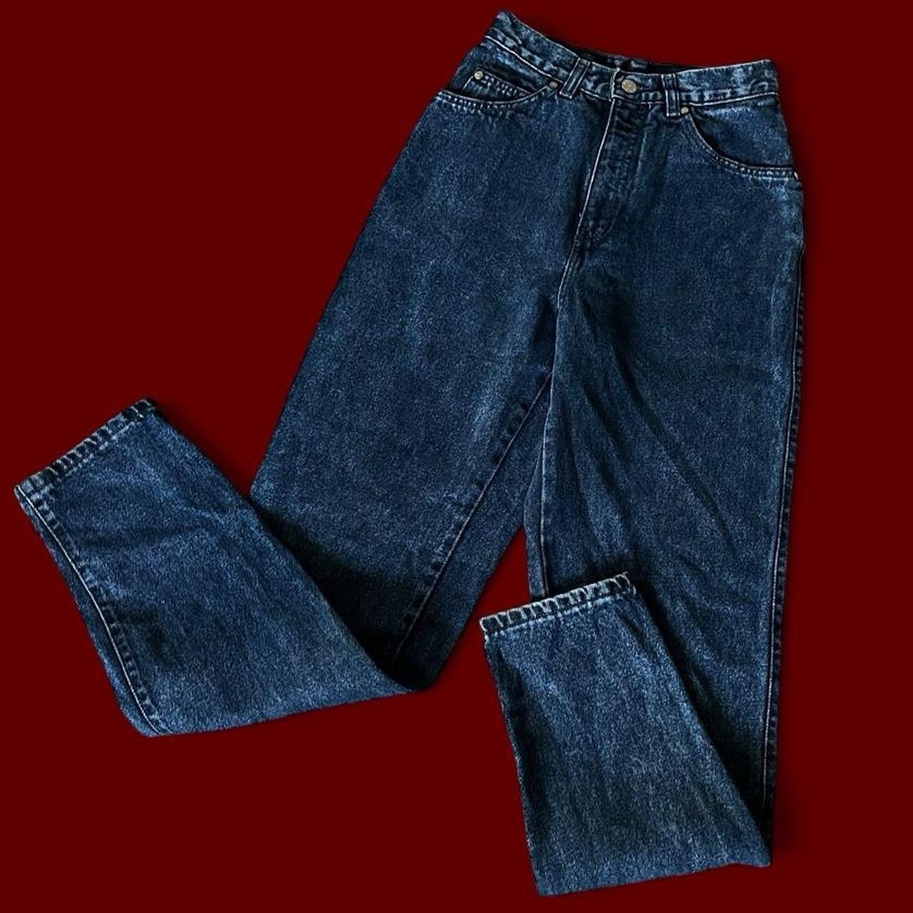 VINTAGE • RARE 90s Levi