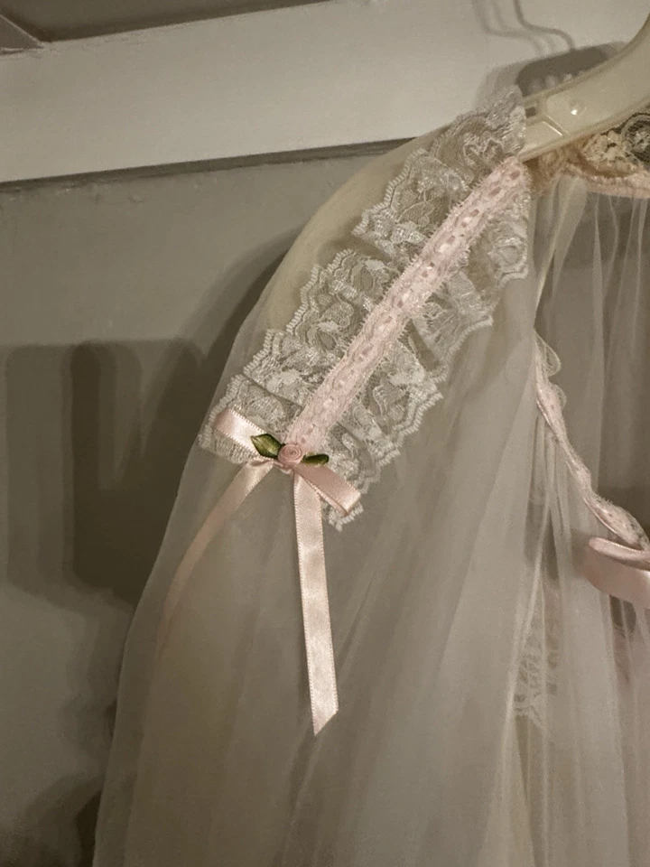 Vintage 70s 80s Sears Cachet Cottagecore Pink Lace Sheer Peignoir Slip Set L - Image 4 of 4