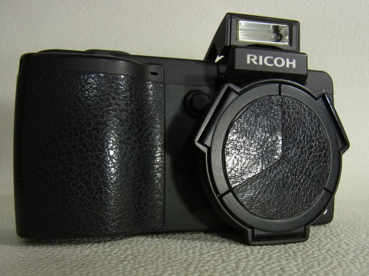（ジャンク品）RICOH GX200 RICOH RICOH GX200 Black, f/2.5, 3x ,2.7, 12MP Excellent from JAPAN