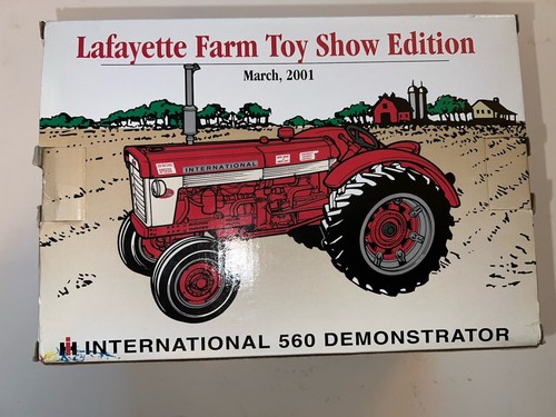1/16 Ertl International 560 Demonstrator 2001 Lafayette Farm Toy Show Diecast - Picture 3 of 14