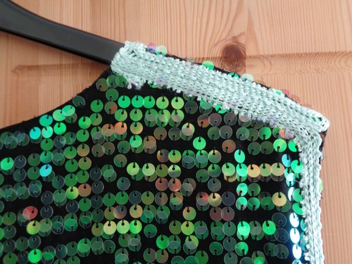ASOS GREEN SEQUINS SHIFT DRESS Fully Lined Keyhole Back 26 - Picture 12 of 18