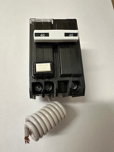 EATON 40 AMP GFCI CIRCUIT BREAKER 120/240 VAC 2 POLE GFTCB240