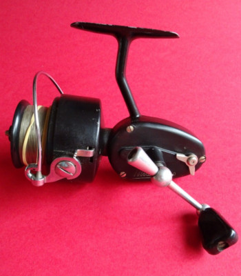 EINE SELTENE LEICHT GEBRAUCHTE 5. MODELL MITCHELL 300 SPINNROLLE VON 1957