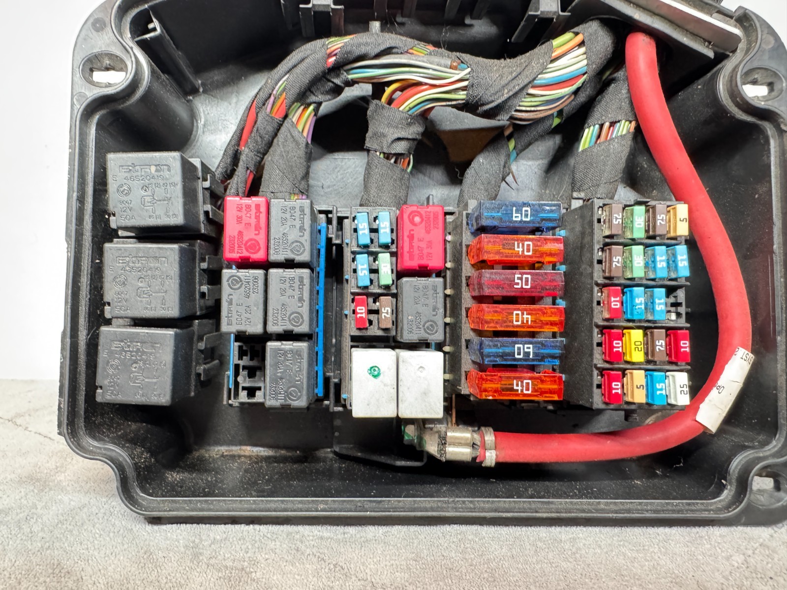 03-07 Maserati Quattroporte M139 4.2 Front Fuse Box Relay Panel OEM