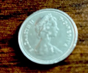 1981 Canadian Quarter 25-Cent Coin. Almost Uncirculated. Nice!