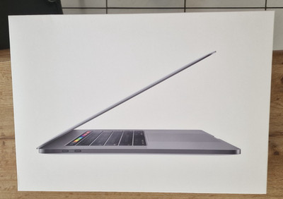 MacBook Pro 15-inch Model No. A1990 2.9GHz/Radeon Pro Vega 20/32GB/512GB/DEU OVP