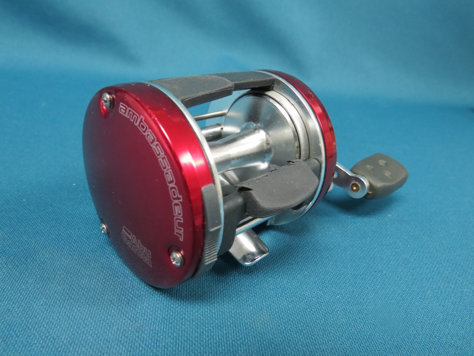 Abu Garcia Ambassadeur 6600 BCX Red Baitcasting Fishing