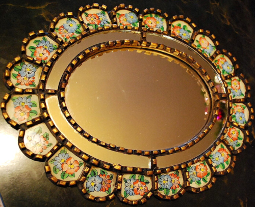 Specchio da parete vintage PERUVIANO CUZCAJA VETRO FLOREALE DIPINTO AL ROVESCIO legno dorato oro 15" - Foto 11 di 18